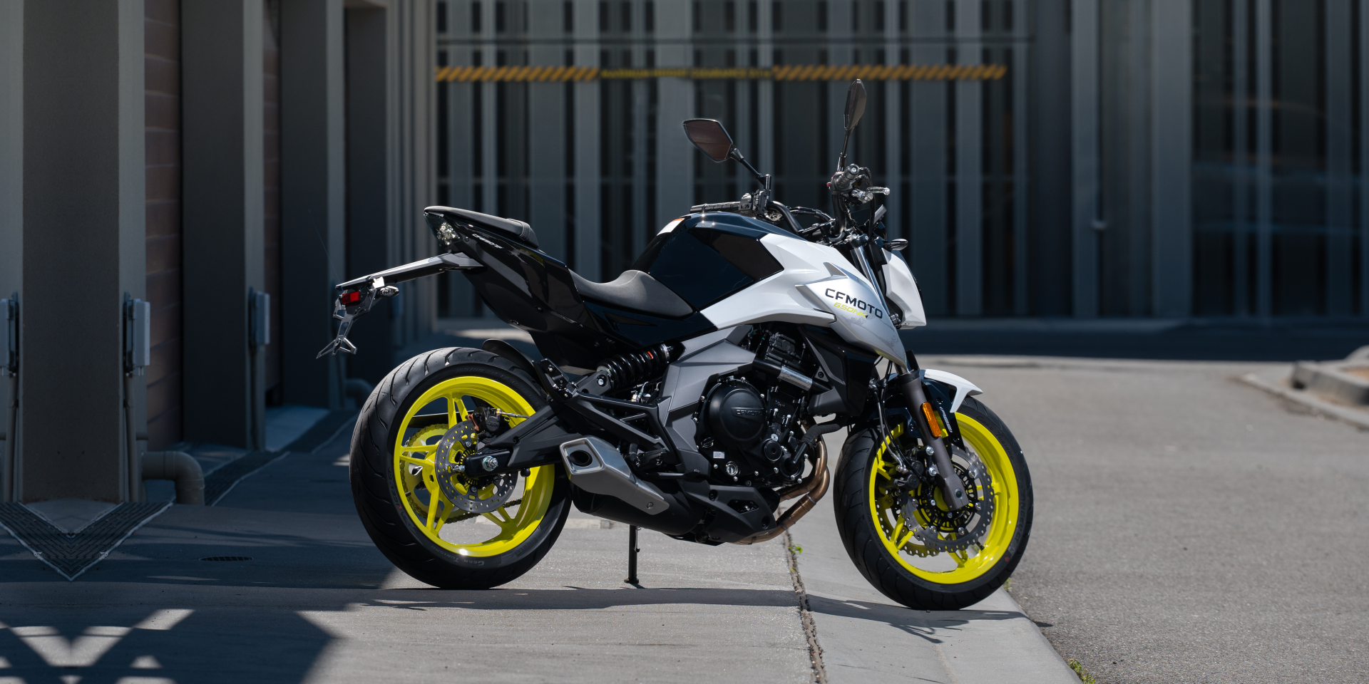 CFMOTO motosiklet banner